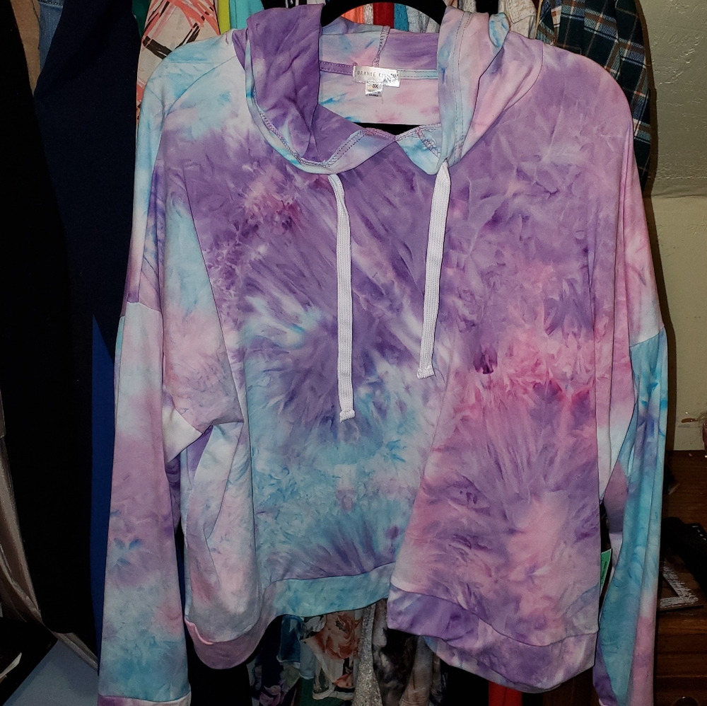 Beautiful tie dye cropped hoodie